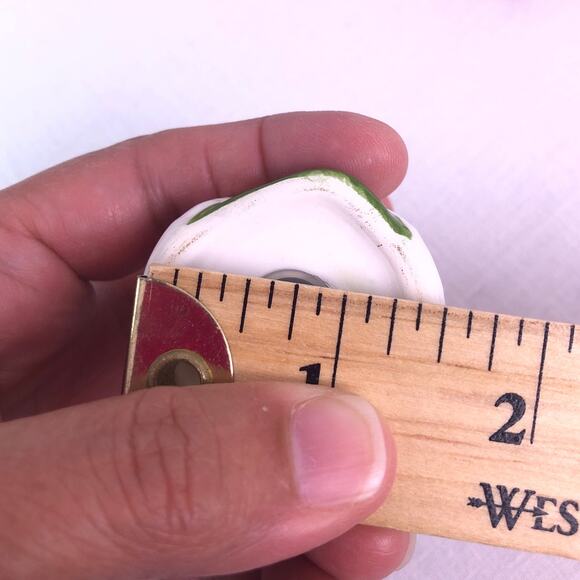 Mr. & Mrs. Santa Claus Painted Ceramic Christmas Salt Pepper Shakers - Picture 9 of 9